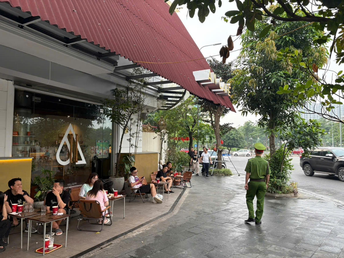 Công an phường Bồ Đề quyết liệt gỡ “điểm nghẽn” trật tự đô thị