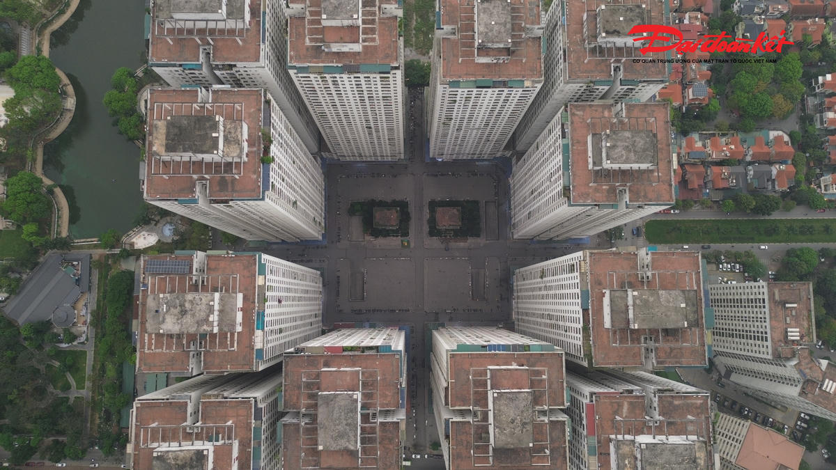 Toàn cảnh chung cư vượt tầng tại Linh Đàm: Cư dân chờ lời giải về sổ hồng