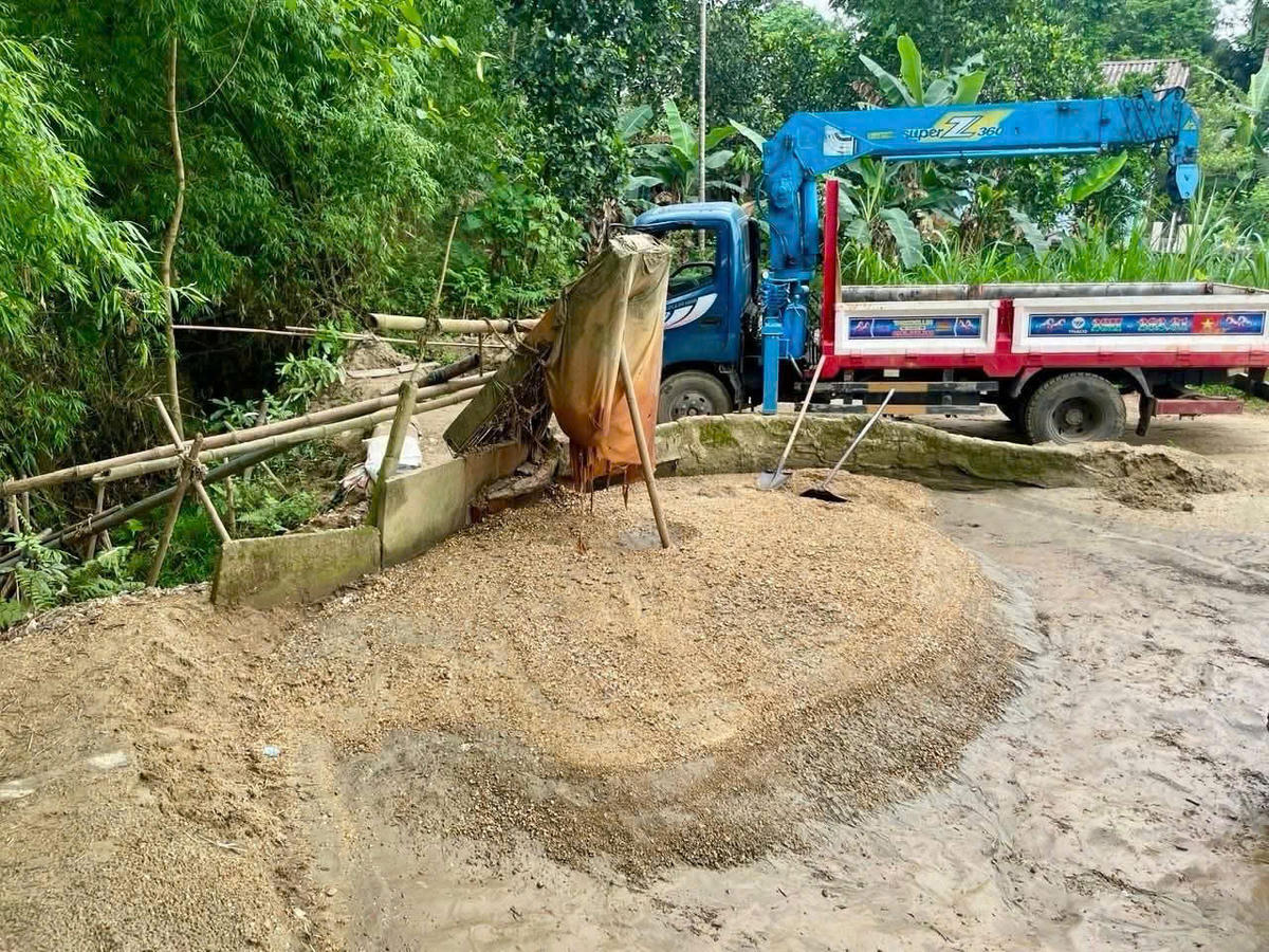 Một số cát thành phẩm chờ đem đi bán. Ảnh: Phương Tuấn.