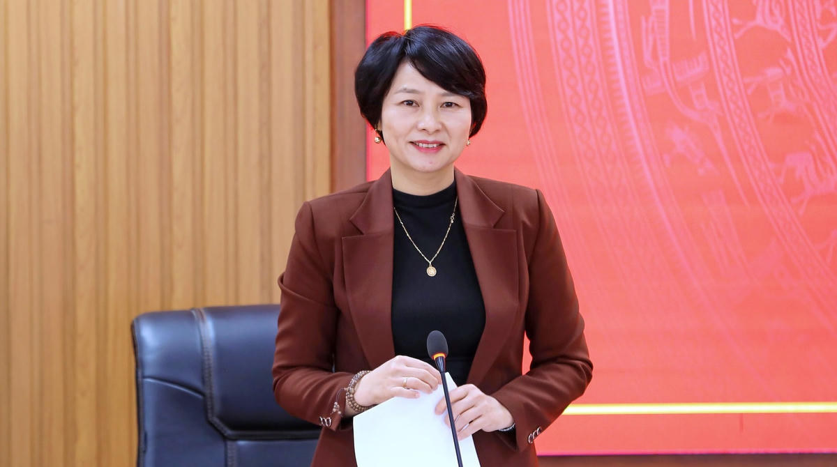 Bà Phạm Thị Phúc, Phó Bí thư Tỉnh ủy, Chủ tịch Ủy ban MTTQ Việt Nam tỉnh Lâm Đồng phát biểu tại buổi làm việc.