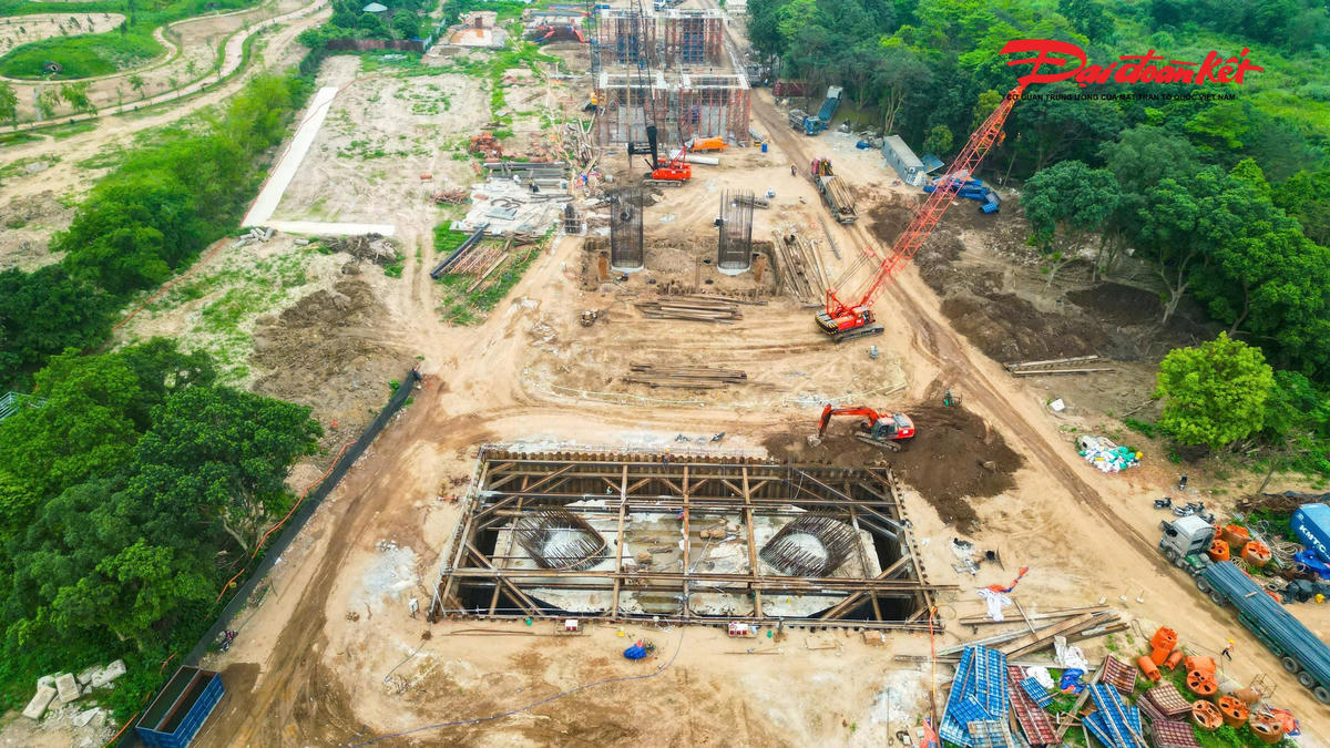 Tăng tốc thi công Cầu Trần Hưng Đạo, phấn đấu hoàn thành trụ dưới sông trước mùa lũ 2026