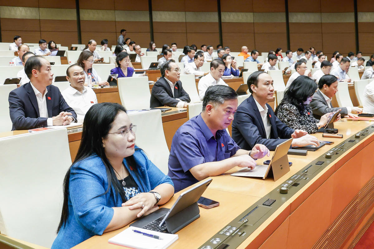 Các đại biểu dự phiên thảo luận chiều 21/4