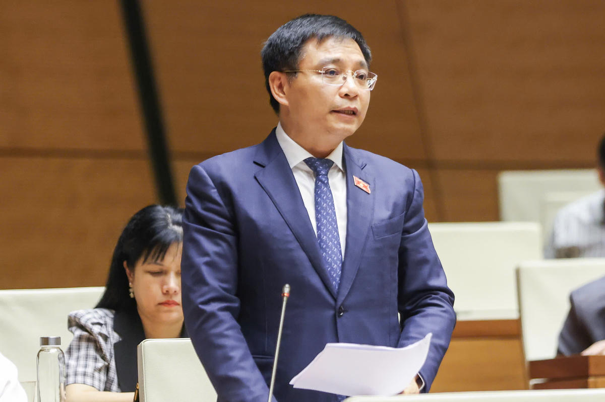 Phó Thủ tướng Nguyễn Văn Thắng phát biểu, làm rõ vấn đề đại biểu Quốc hội nêu. Ảnh: Quang Vinh.