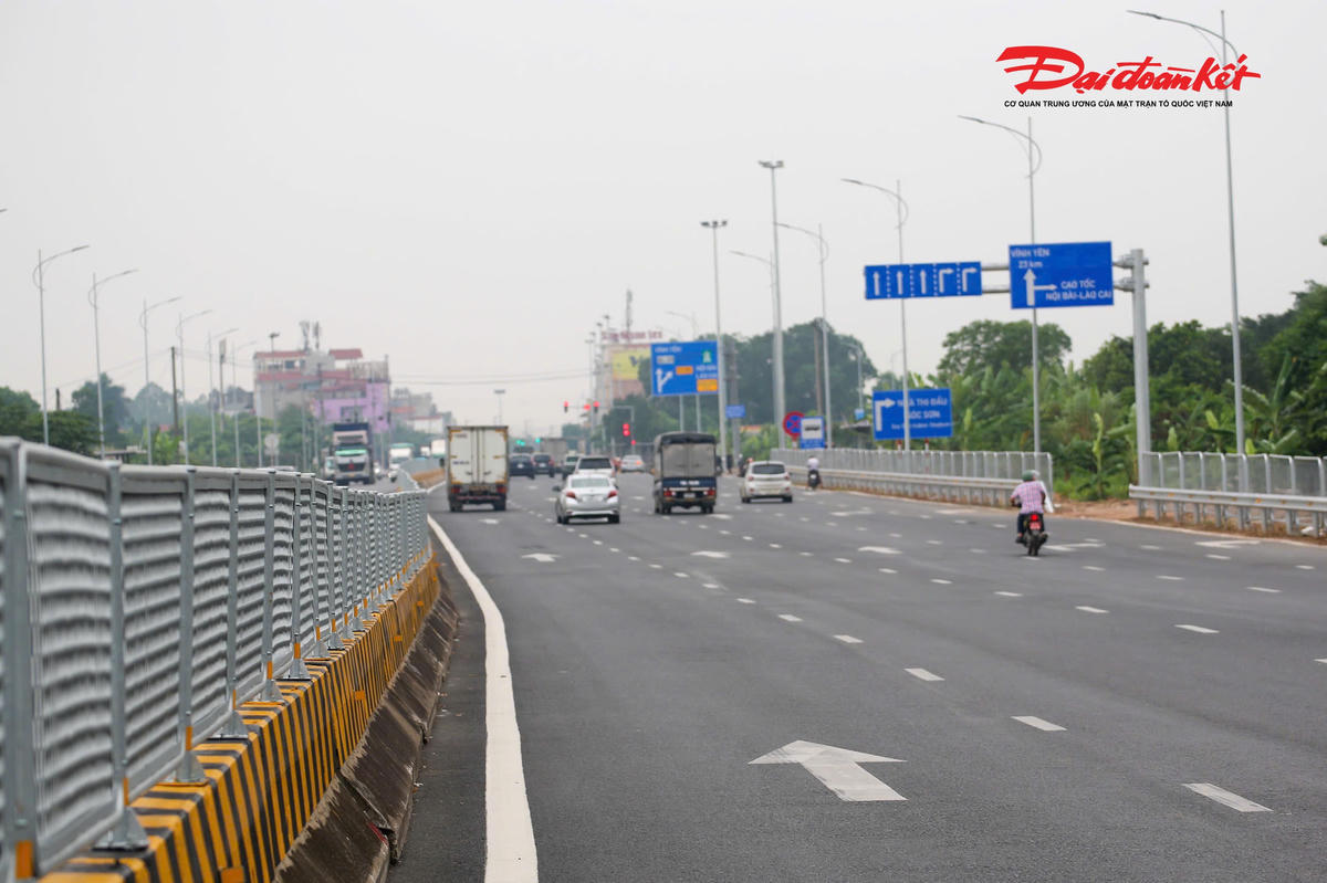 “Sau khi được mở rộng đường, dựng hàng rào và tổ chức lại giao thông, tình trạng này đã được xử lý triệt để, đi lại thuận tiện hơn nhiều”, anh Quyền nói.