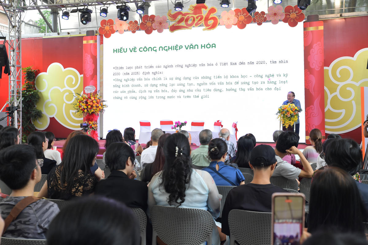 Tọa đàm đã thu hút đông đảo bạn đọc theo dõi.