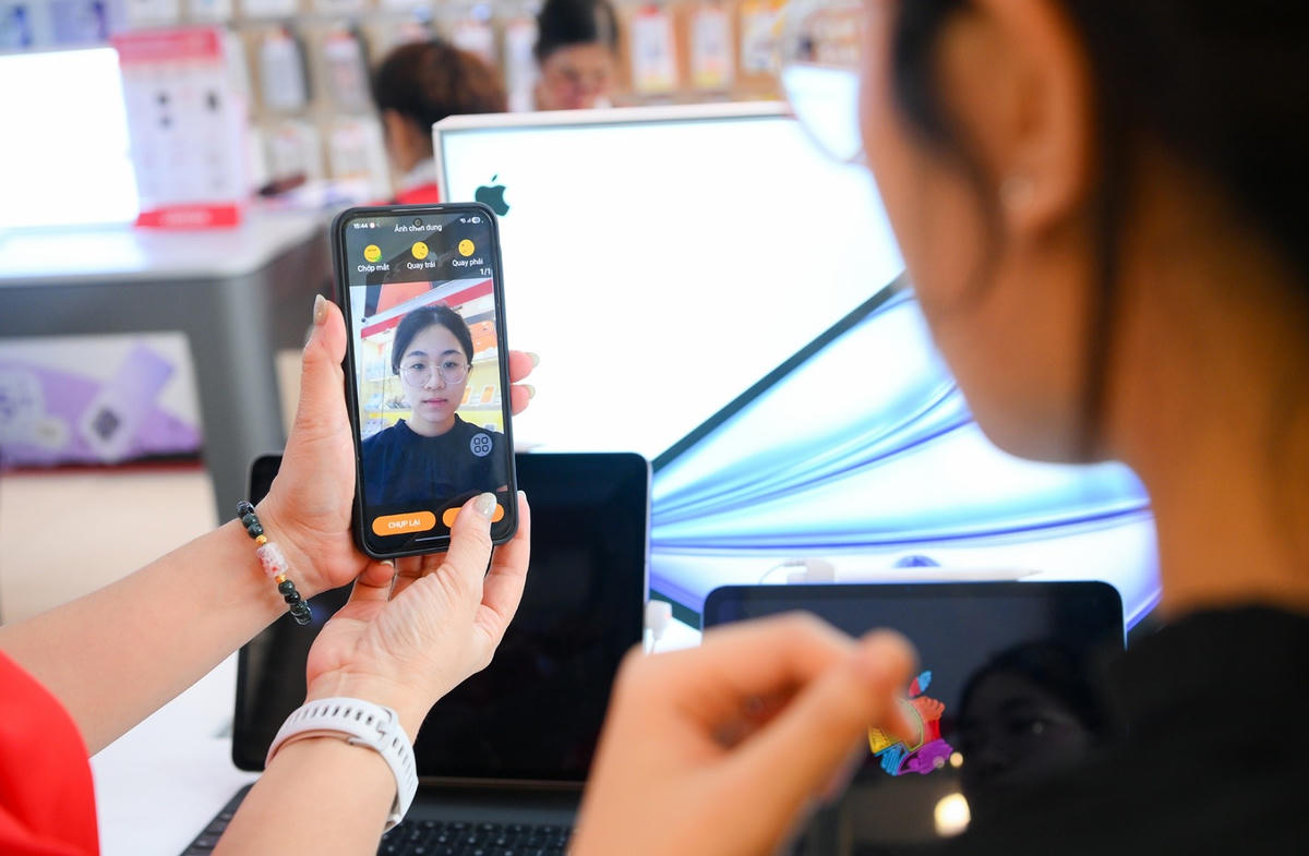 Mỗi khách hàng chỉ cần vài phút để hoàn thành việc xác thực thông tin thuê bao