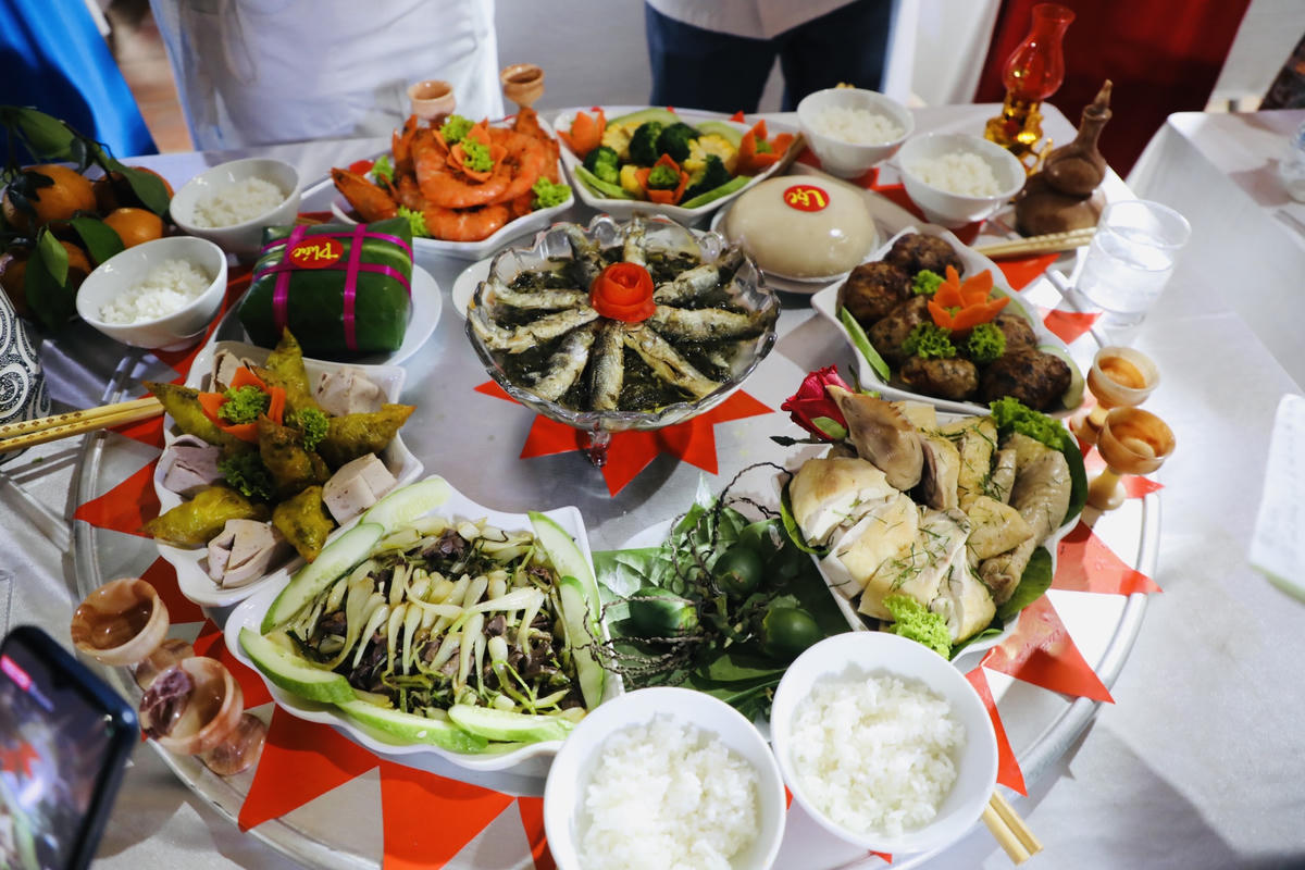 Mâm cỗ tri ân Vua Hùng. Ảnh: Tùng Duy.