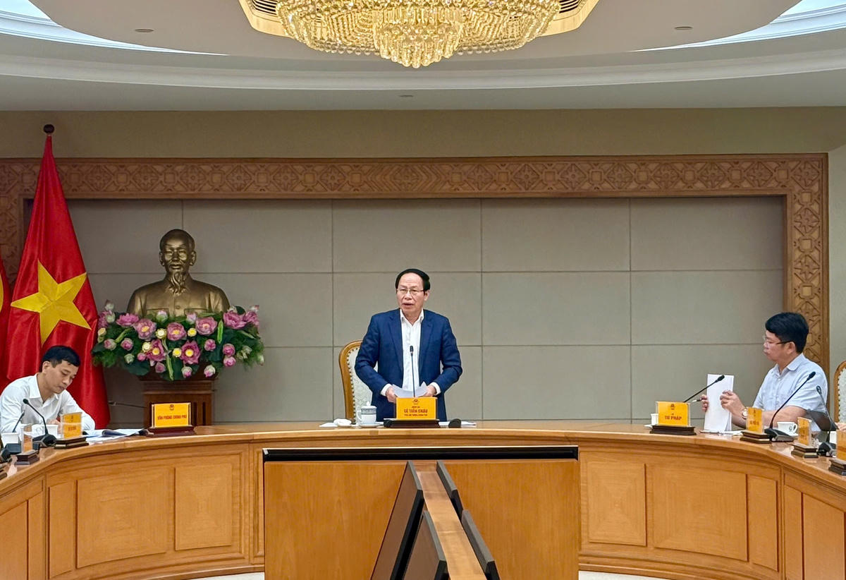Phó Thủ tướng Lê Tiến Châu giao nhiệm vụ cụ thể cho các bộ, ngành tại cuộc họp - Ảnh: VGP