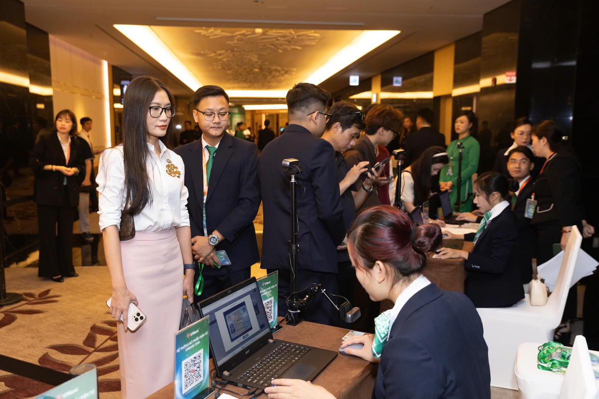 VPBank cũng trình và được cổ đông thông qua phương án chi trả cổ tức bằng tiền mặt với tỷ lệ 5%. Ảnh: S.M.