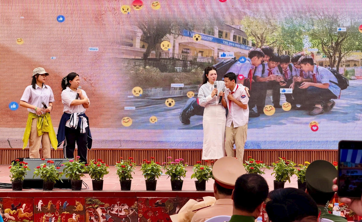 Chương trình lồng ghép kỹ năng phòng ngừa, ứng phó với bạo lực học đường; hướng dẫn cách tìm kiếm sự hỗ trợ an toàn, phòng cháy chữa cháy...