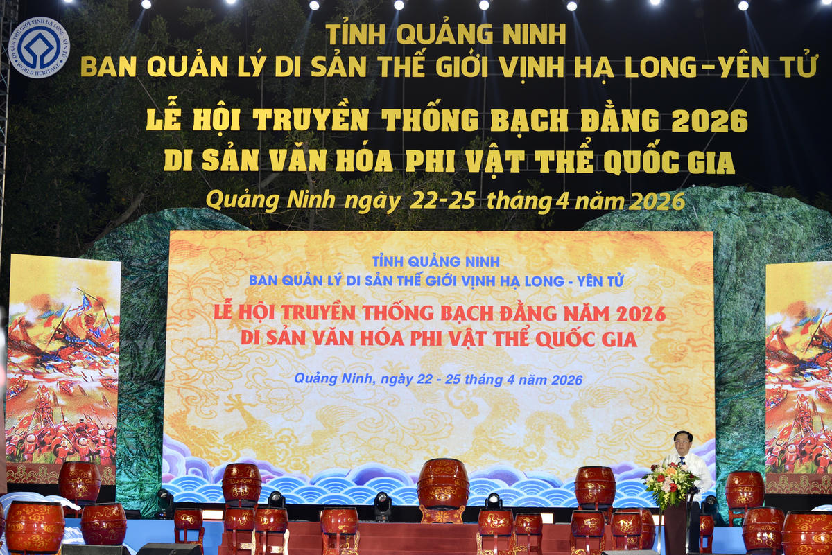 Ông Mai Vũ Tuấn, Trưởng Ban Quản lý di sản thế giới vịnh Hạ Long - Yên Tử phát biểu khai mạc Lễ hội truyền thống Bạch Đằng.&nbsp;