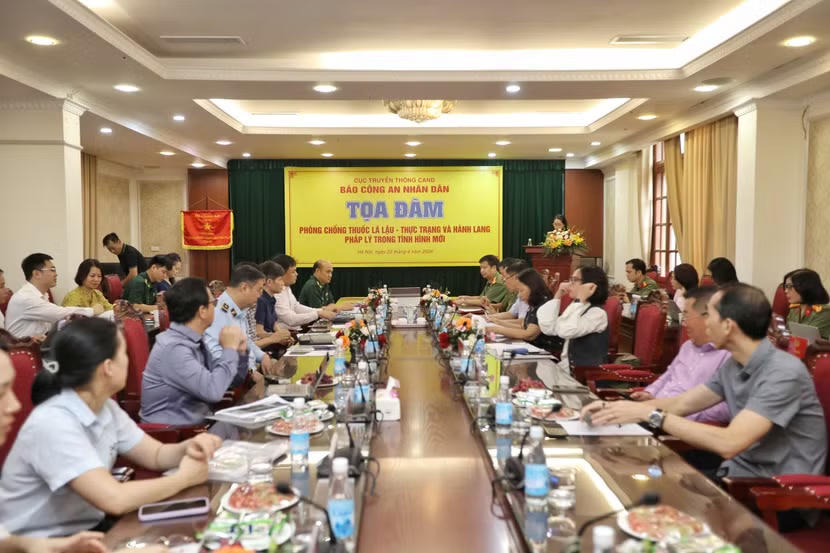 Toàn cảnh toạ đàm. Ảnh: M.P.