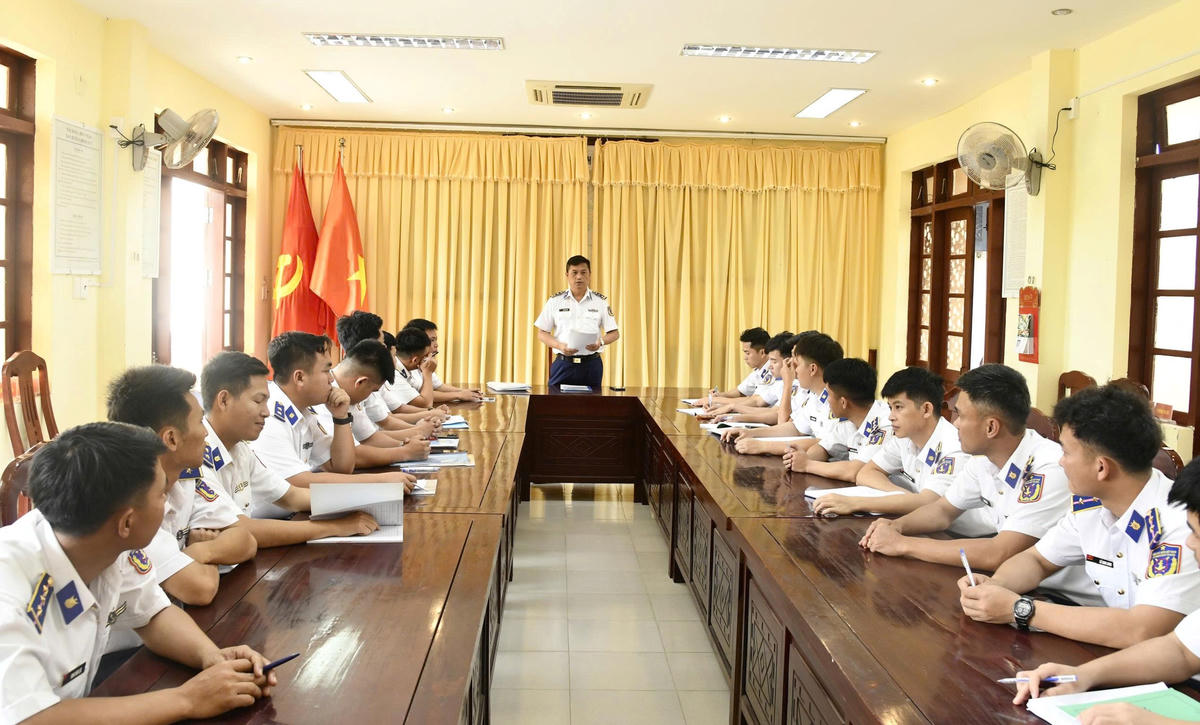 Hải đoàn 21 quán triệt nội dung hội thi cán bộ đoàn giỏi. Ảnh: CV.