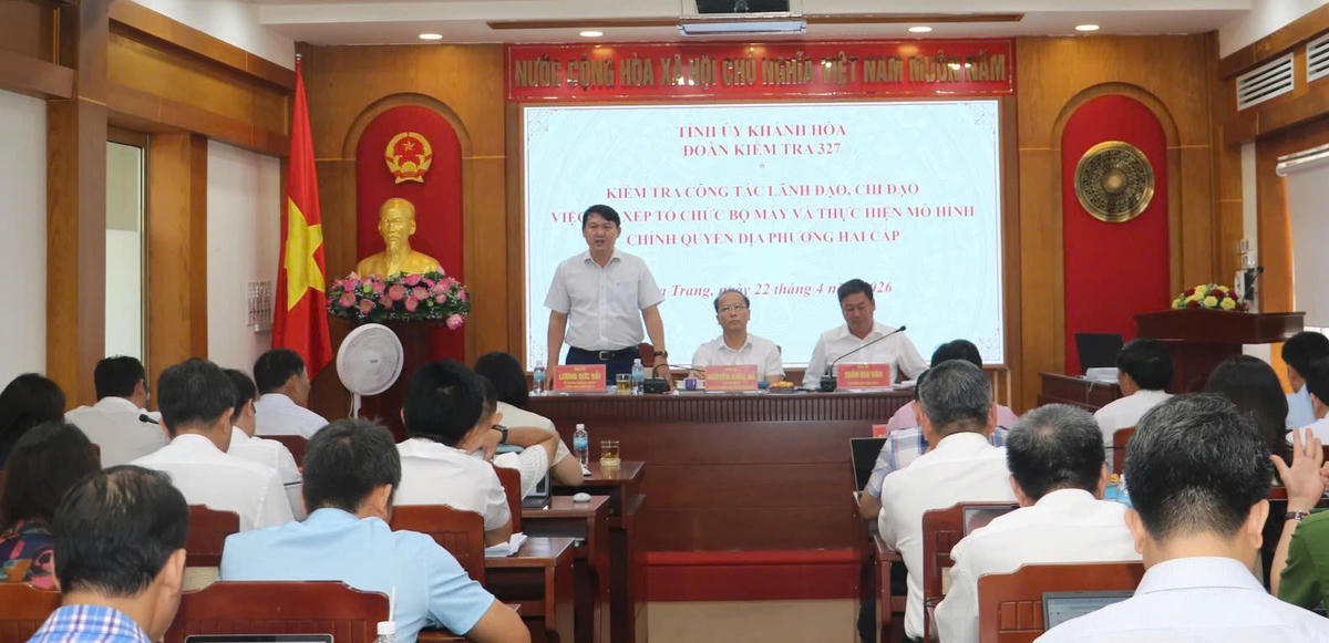 Quang cảnh cuộc họp.