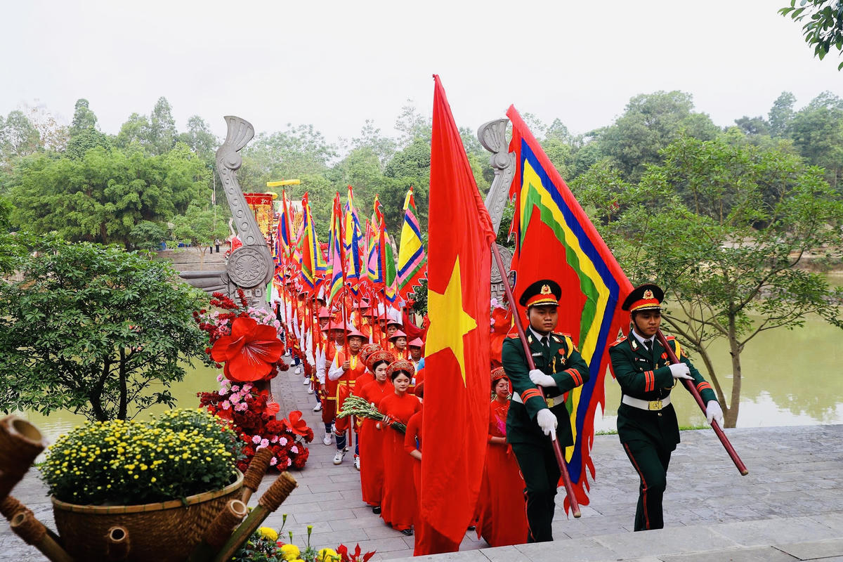 Quang cảnh hành lễ trước Đền thờ Quốc Tổ. Ảnh: T.D.