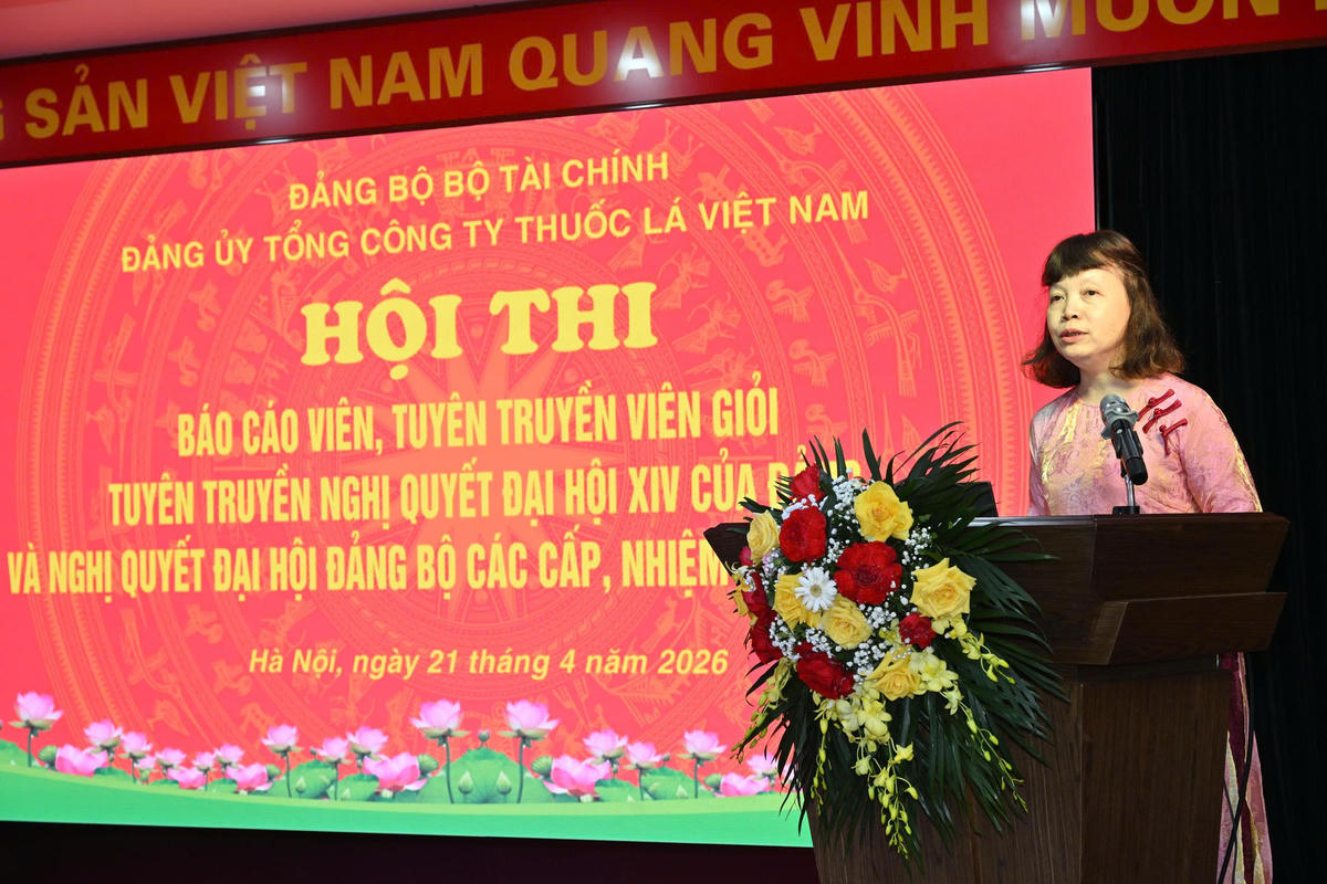  Đồng chí Trần Thị Hoàng Mai – Phó Bí thư Thường trực Đảng ủy Tổng công ty phát biểu  khai mạc Hội thi