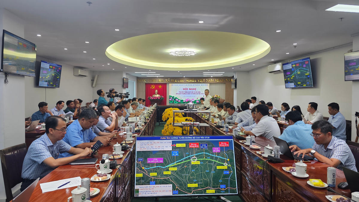 Lãnh đạo các tỉnh, thành họp tại Vĩnh Long, thống nhất phương án đầu tư cao tốc CT.33. 