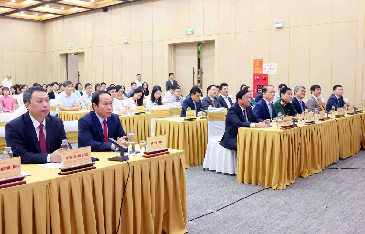 Các đại biểu tại sự kiện.