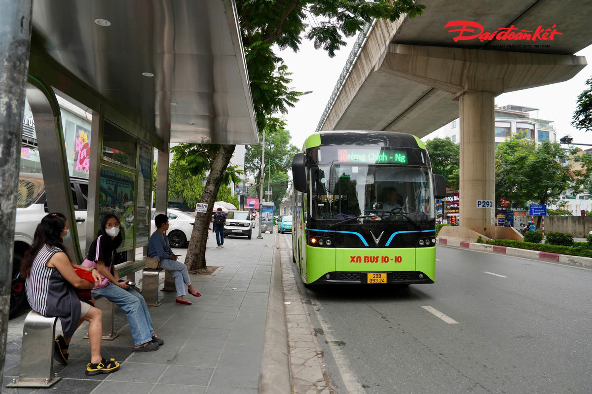 Hà Nội miễn phí vé xe buýt, metro trong 7 ngày dịp lễ 30/4–1/5 và Giỗ Tổ Hùng Vương 2026.