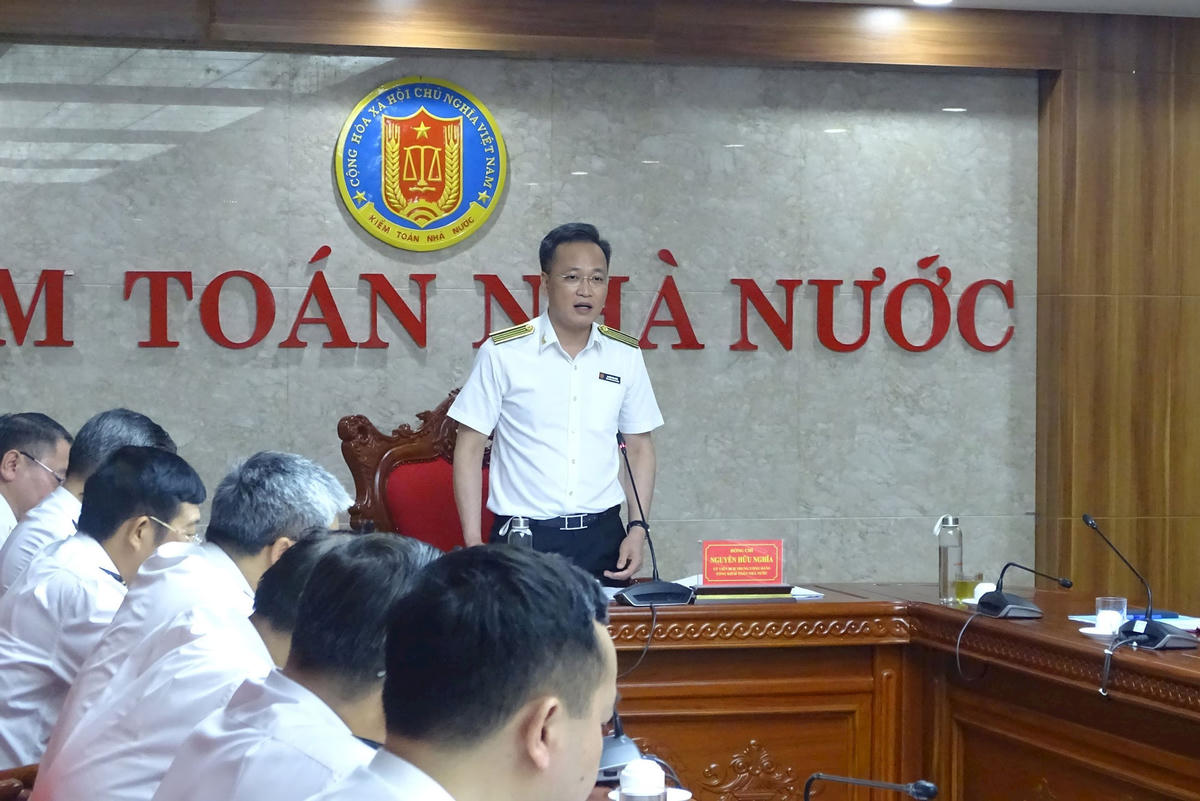 Tổng Kiểm toán nhà nước Nguyễn Hữu Nghĩa phát biểu tại cuộc họp