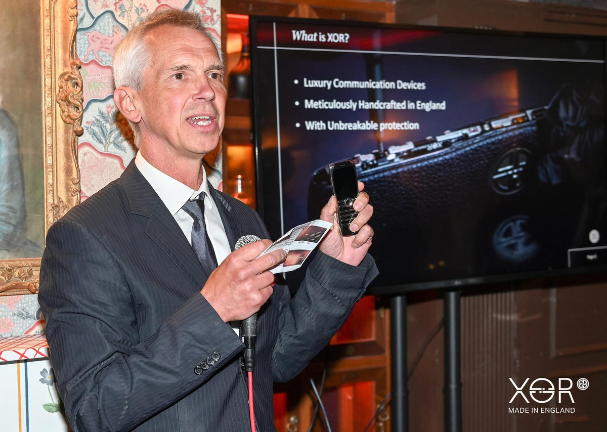 Giám đốc thiết kế Hutch Hutchison của thương hiệu điện thoại xa xỉ XOR (Ảnh: XOR Vietnam).