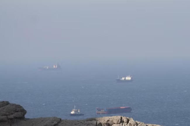 Nguy cơ tê liệt kéo dài trên eo biển Hormuz do xung đột