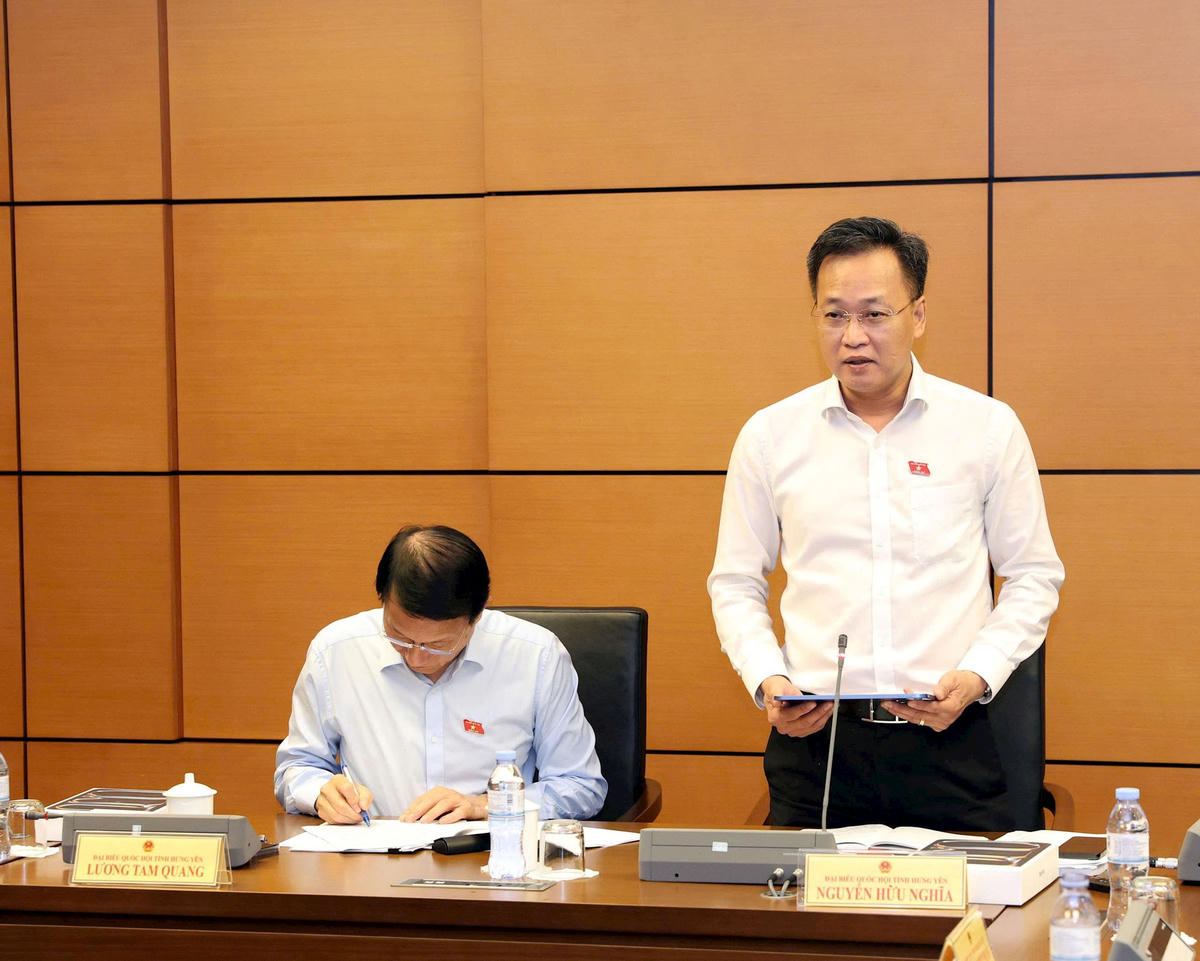 Tổng Kiểm toán nhà nước Nguyễn Hữu Nghĩa phát biểu thảo luận ở Tổ tại phiên họp sáng 20/4. Ảnh: T. Thành