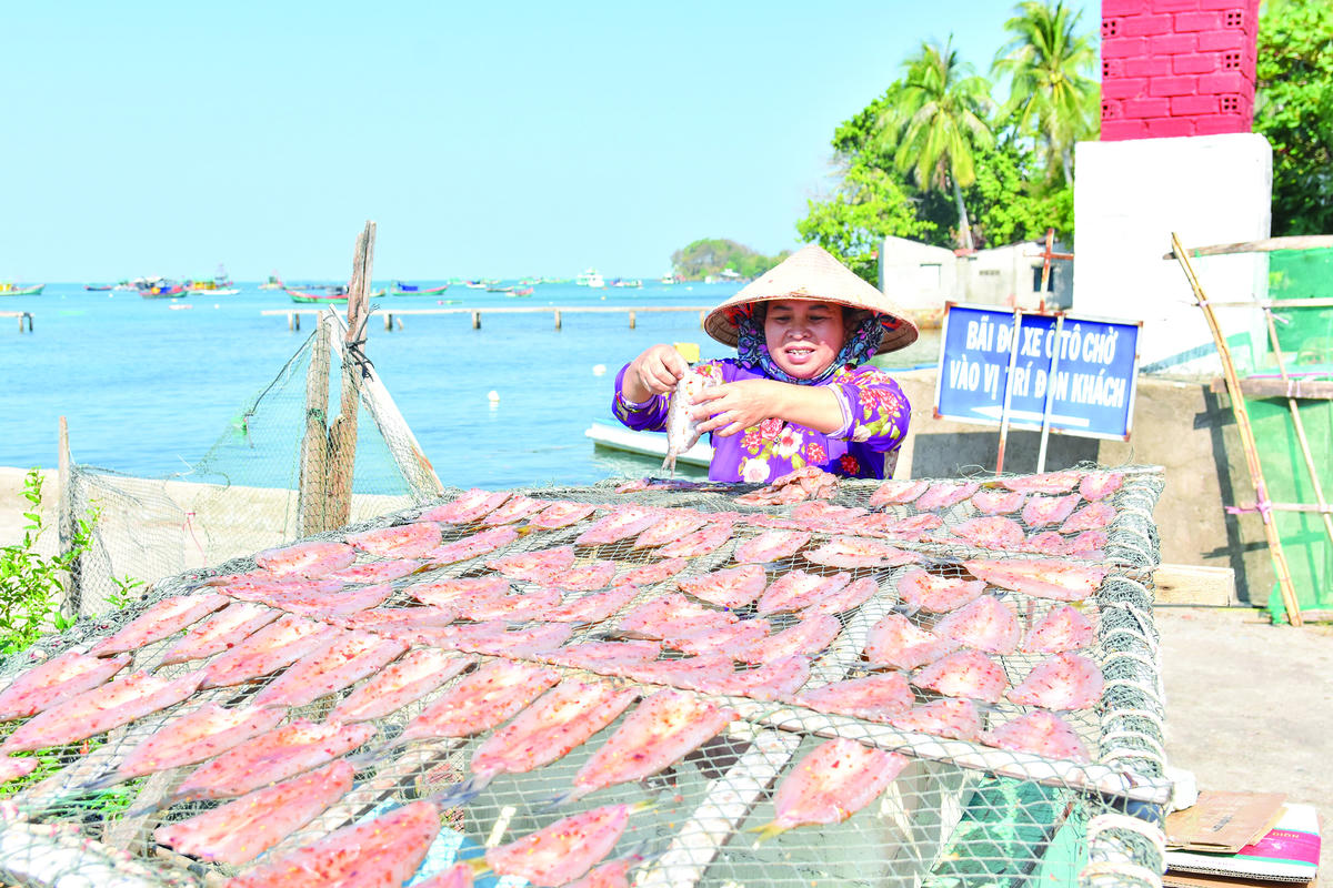 Đặc sản cá khô đảo Hải Tặc ngon nổi tiếng, được người tiêu dùng nhiều nơi ưa chuộng.