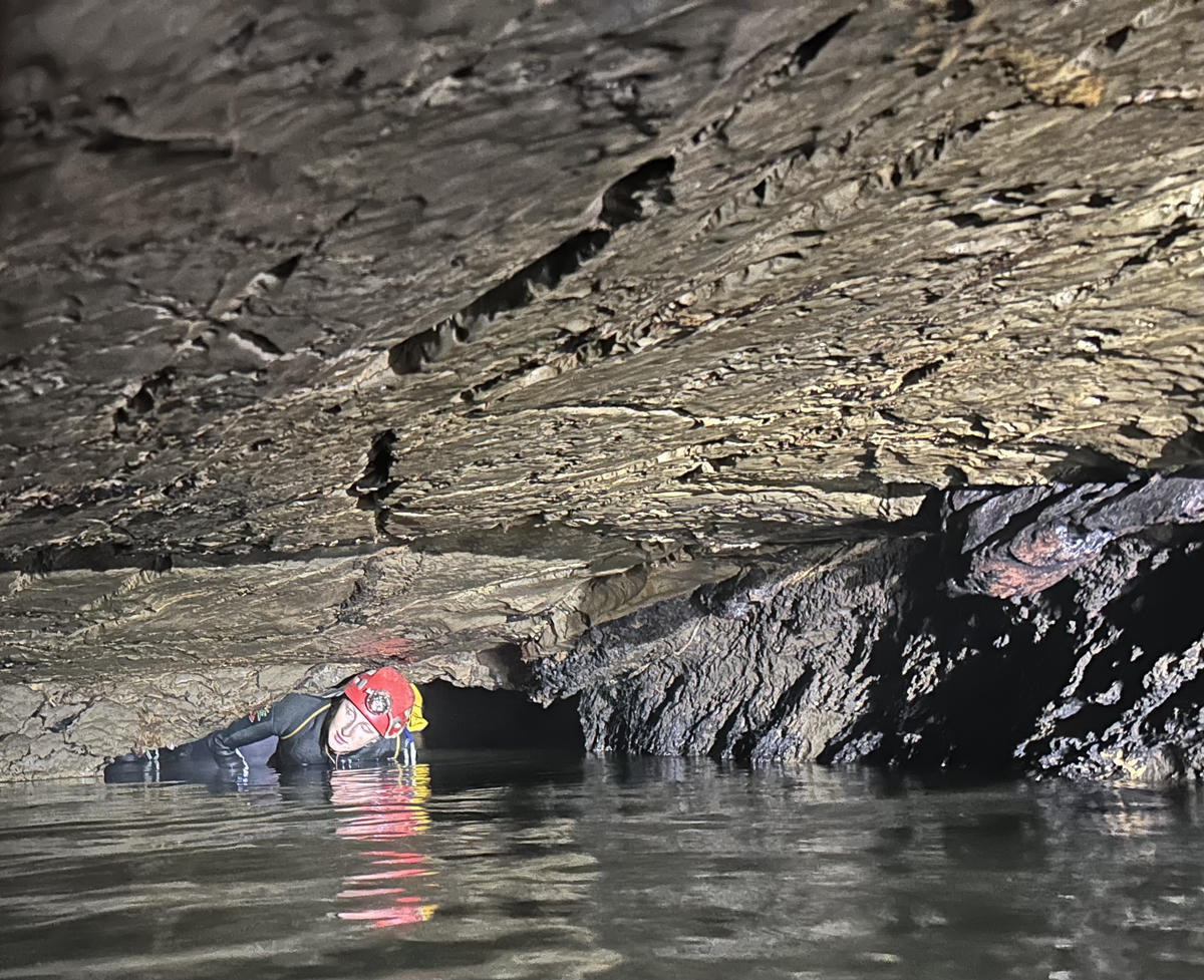 Phát hiện hang động, tài nguyên du lịch mới ở Phong Nha - Kẻ Bàng