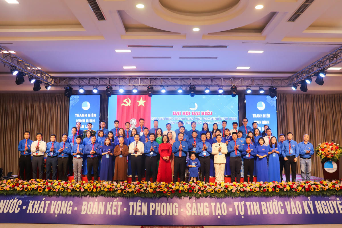 Ủy ban Hội LHTN tỉnh Ninh Bình khóa I, nhiệm kỳ 2026-2029 ra mắt đại hội. Ảnh: Đình Minh