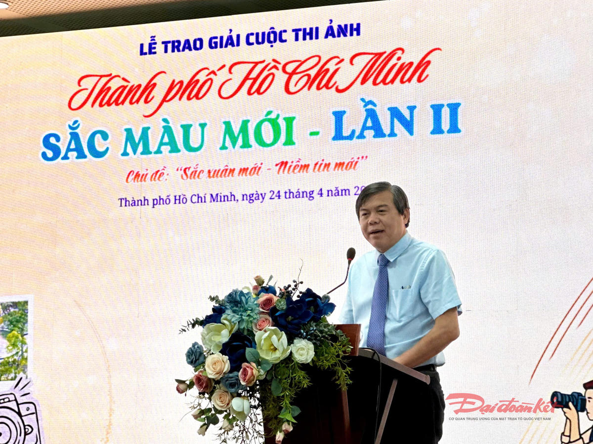 Ông Tăng Hữu Phong, Phó Trưởng Ban Tuyên giáo và Dân vận Thành ủy TP Hồ Chí Minh phát biểu. Ảnh: Lưu Tuyết.