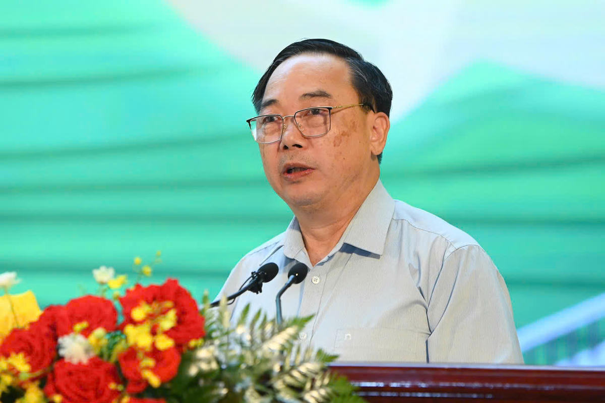 Ông Phạm Văn Duy, Phó Cục trưởng Cục Chất lượng, Chế biến và Phát triển thị trường, Bộ Nông nghiệp và Môi trường với bài tham luận có chủ đề: “Giải pháp đưa nông sản Lai Châu đạt tiêu chuẩn hữu cơ theo hướng kinh tế xanh”.