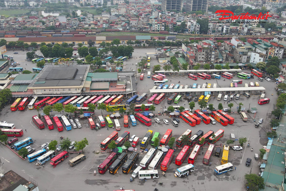 Để đáp ứng nhu cầu vận tải, Công ty Cổ phần Bến xe Hà Nội dự kiến tăng cường tổng cộng khoảng 500 xe trong suốt hai kỳ nghỉ lễ. Trong đó, Bến xe Giáp Bát được bổ sung 212 xe, Mỹ Đình 220 xe và Gia Lâm 68 xe.