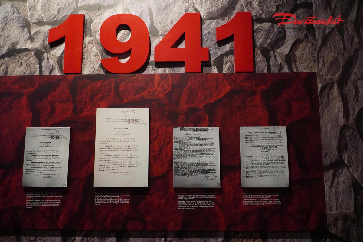 Không gian trưng bày tại khu lưu niệm giới thiệu hệ thống tài liệu, hình ảnh và hiện vật gắn với từng giai đoạn hoạt động của Tổng Bí thư Hà Huy Tập.