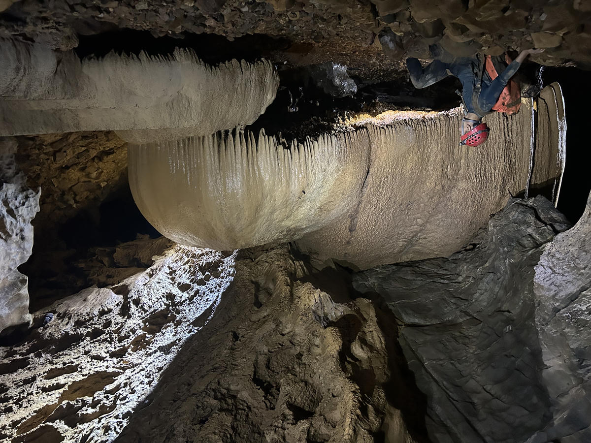 Phát hiện hang động, tài nguyên du lịch mới ở Phong Nha - Kẻ Bàng