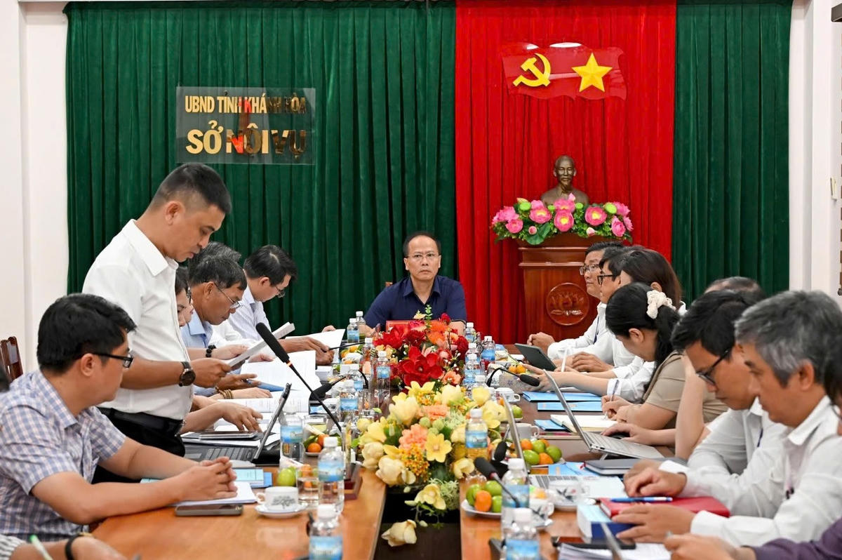 Quang cảnh buổi làm việc.