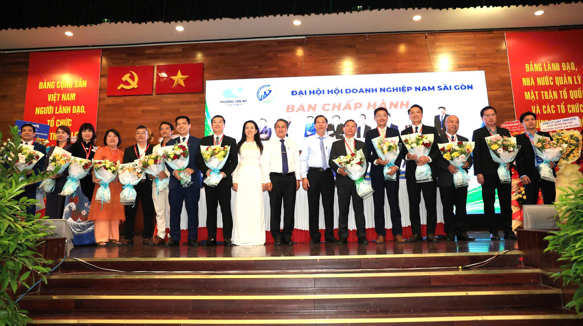 Ban Chấp hành Hội Doanh nghiệp Nam Sài Gòn ra mắt. Ảnh: T.A