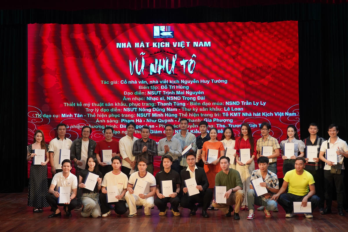 Các diễn viên tham gia vở diễn kinh điển “Vũ Như Tô”.