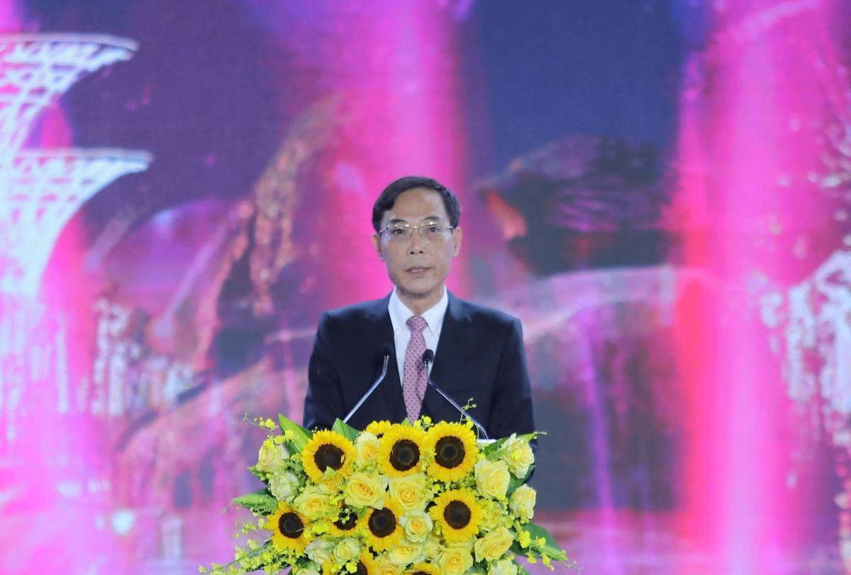 Ông Đầu Thanh Tùng, Phó Chủ tịch UBND tỉnh Thanh Hóa phát biểu khai mạc buổi lễ. Ảnh: Nguyễn Chung.