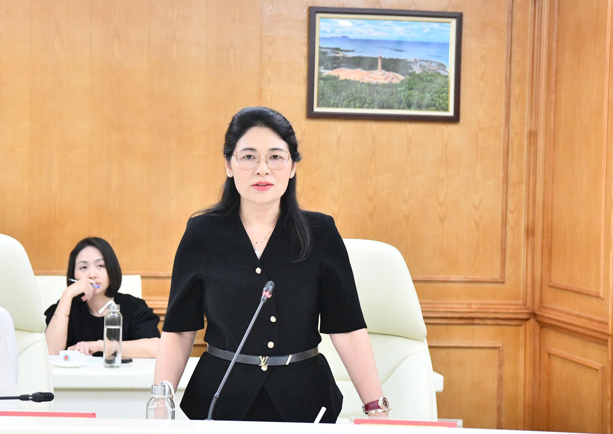 Phó Tổng Kiểm toán nhà nước Hà Thị Mỹ Dung phát biểu tại cuộc họp.