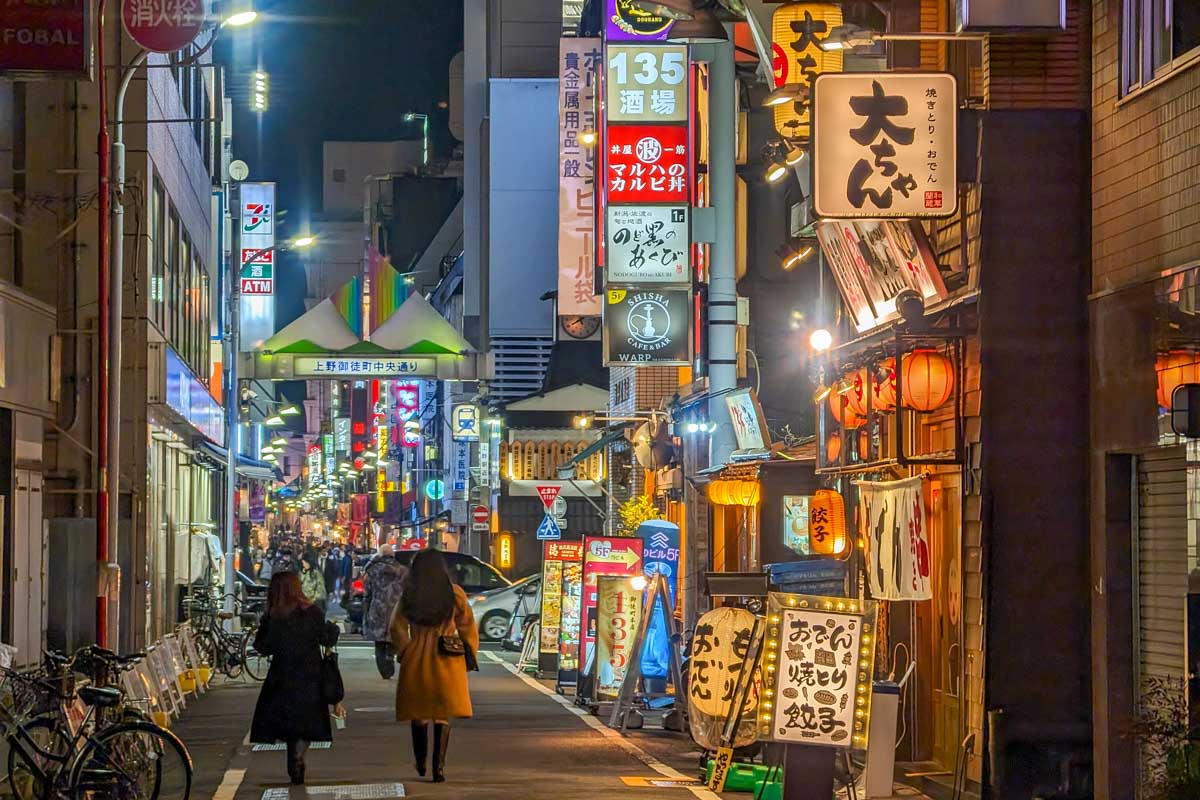 Du lịch đêm tại Nhật Bản đem lại nhiều trải nghiệm thú vị.