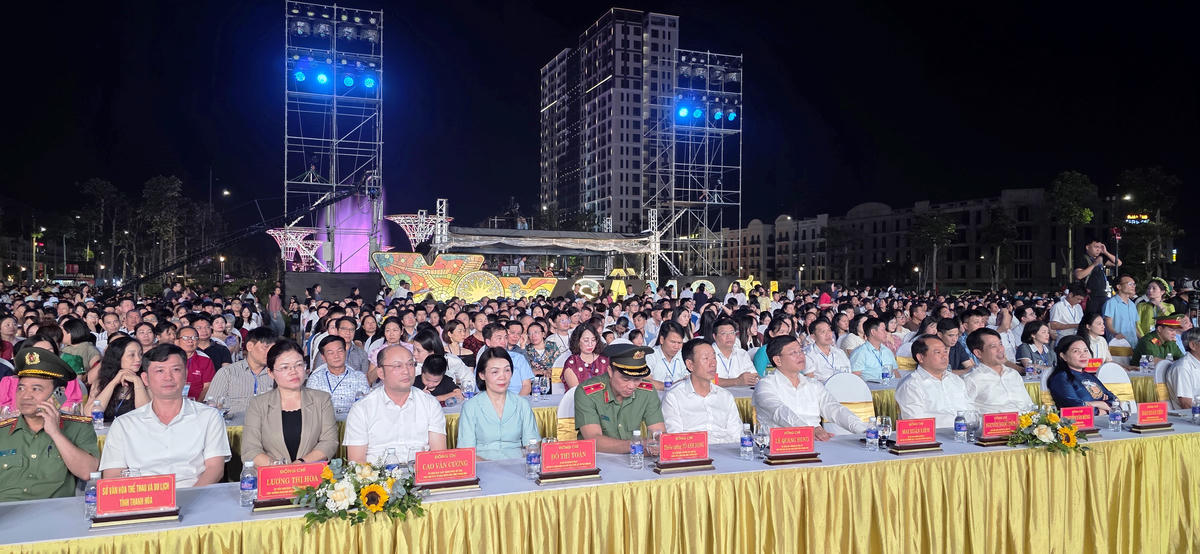 Các đại biểu tham dự chương trình. Ảnh: Nguyễn Chung.