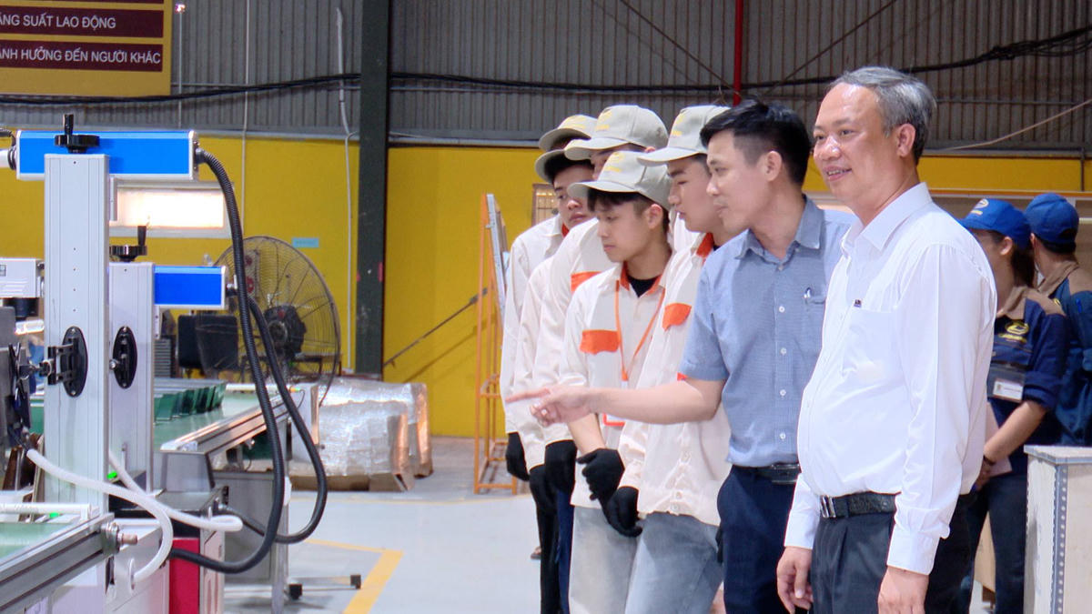 Không chỉ dừng lại ở đào tạo lý thuyết, Trường Cao đẳng Kinh tế - Công nghệ hướng tới mô hình giáo dục gắn với thực tiễn, giúp sinh viên có khả năng làm việc ngay sau khi tốt nghiệp. Ảnh: Thu Hường