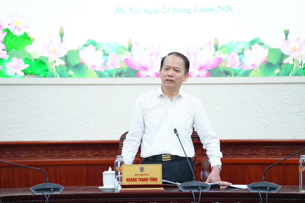 Bộ trưởng Bộ Tư pháp Hoàng Thanh Tùng chủ trì cuộc họp.