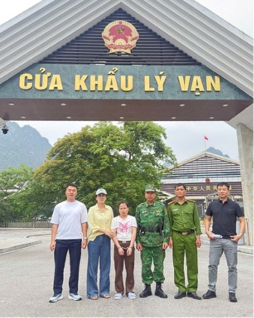 Cơ quan công an đã phối hợp các đơn vị chức năng bắt giữ đối tượng truy nã Nguyễn Thị Duyên. Ảnh: CAHN