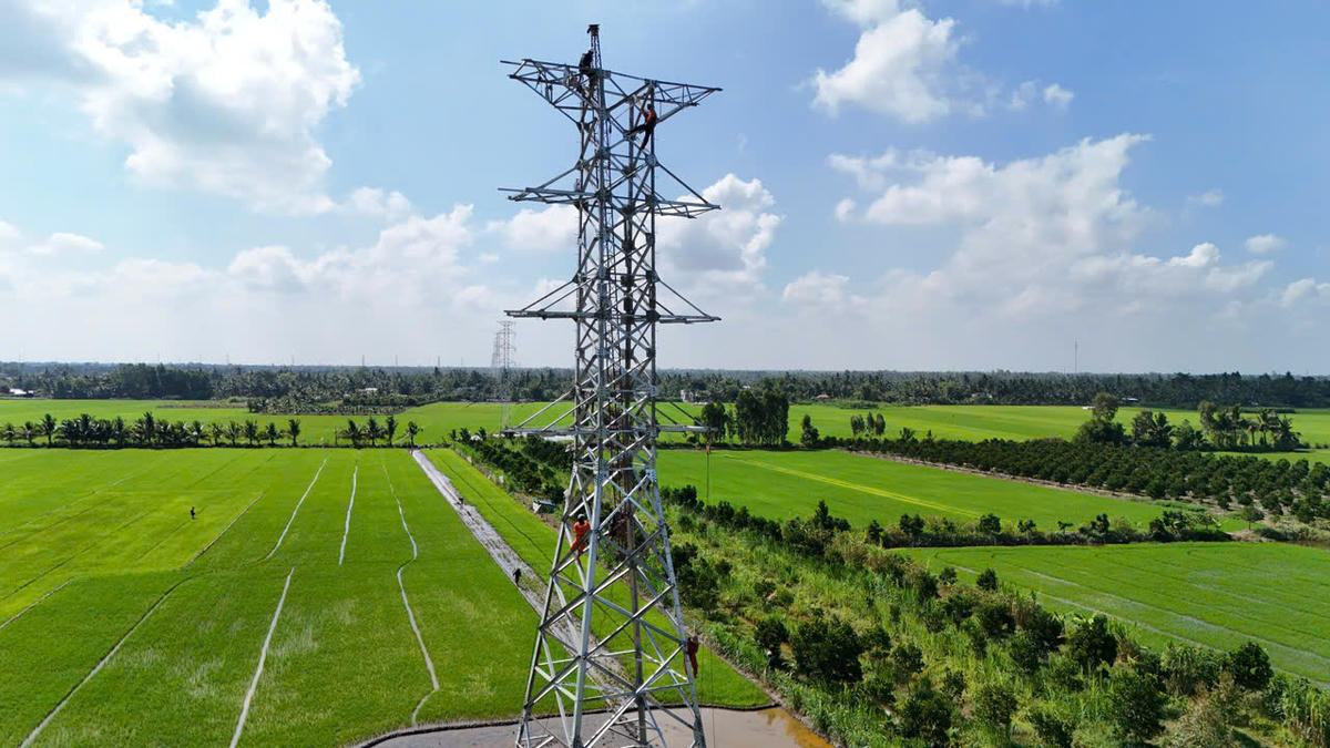 Đóng điện nghiệm thu giai đoạn 1 công trình Đường dây 110kV xuất tuyến trạm 220kV Vĩnh Long (transit vào đường dây 110kV Phước Hoà - Bình Minh) hoàn tất lúc 05h05 ngày 25/4/2026