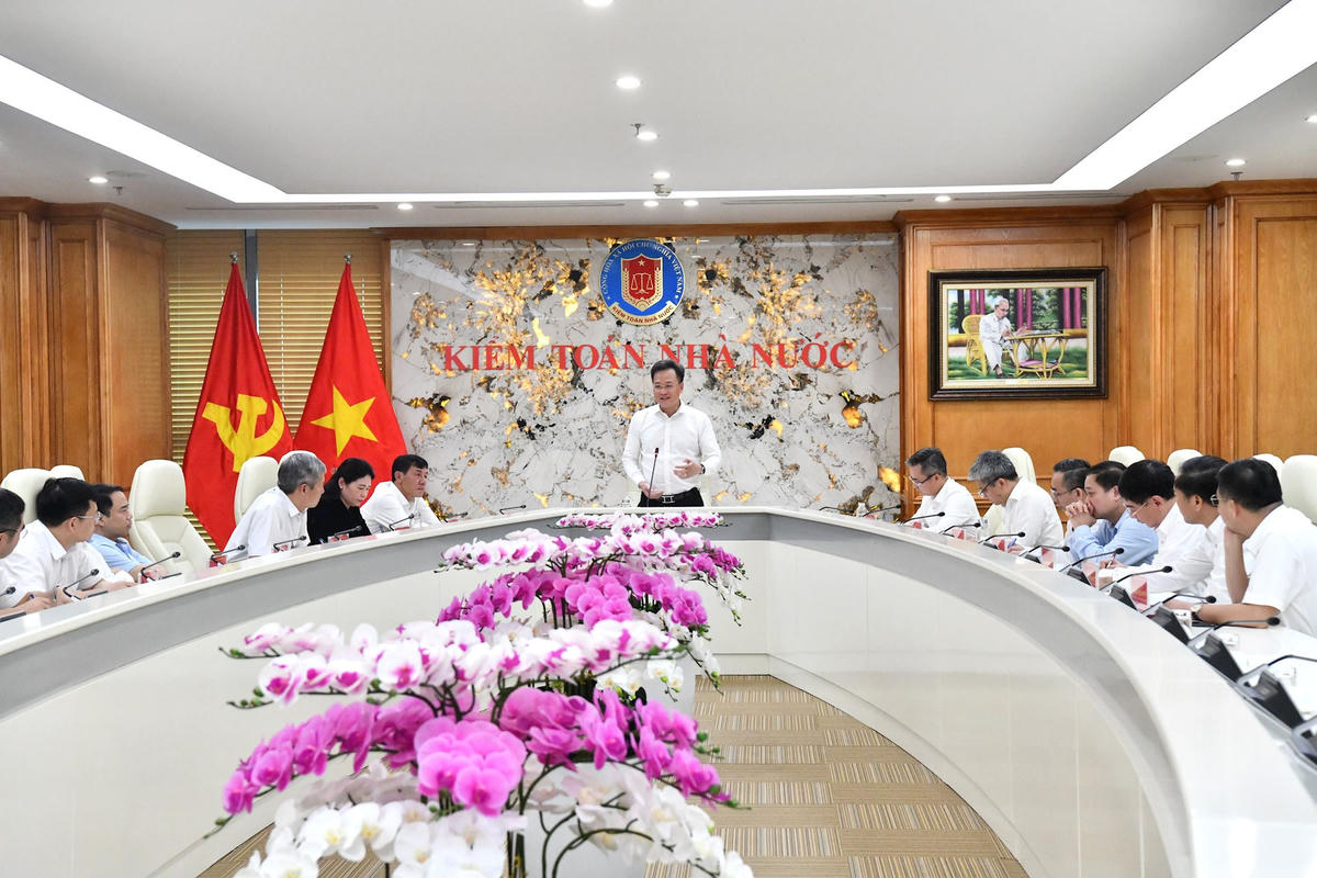 Tổng Kiểm toán nhà nước Nguyễn Hữu Nghĩa chủ trì cuộc họp