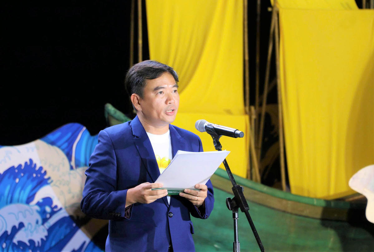 Ông Bùi Ngọc Huy, Phó Chủ tịch UBND phường Hương Trà phát biểu tại chương trình. Ảnh: Tấn Thành.