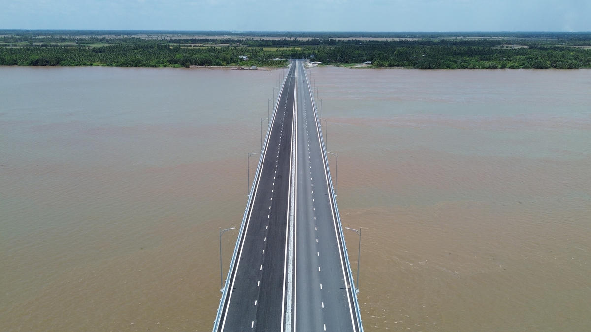 Dự án cầu Đại Ngãi 2 nối với cầu Đại Ngãi 1 nhìn từ trên cao. (Ảnh: Trung Ngãi).