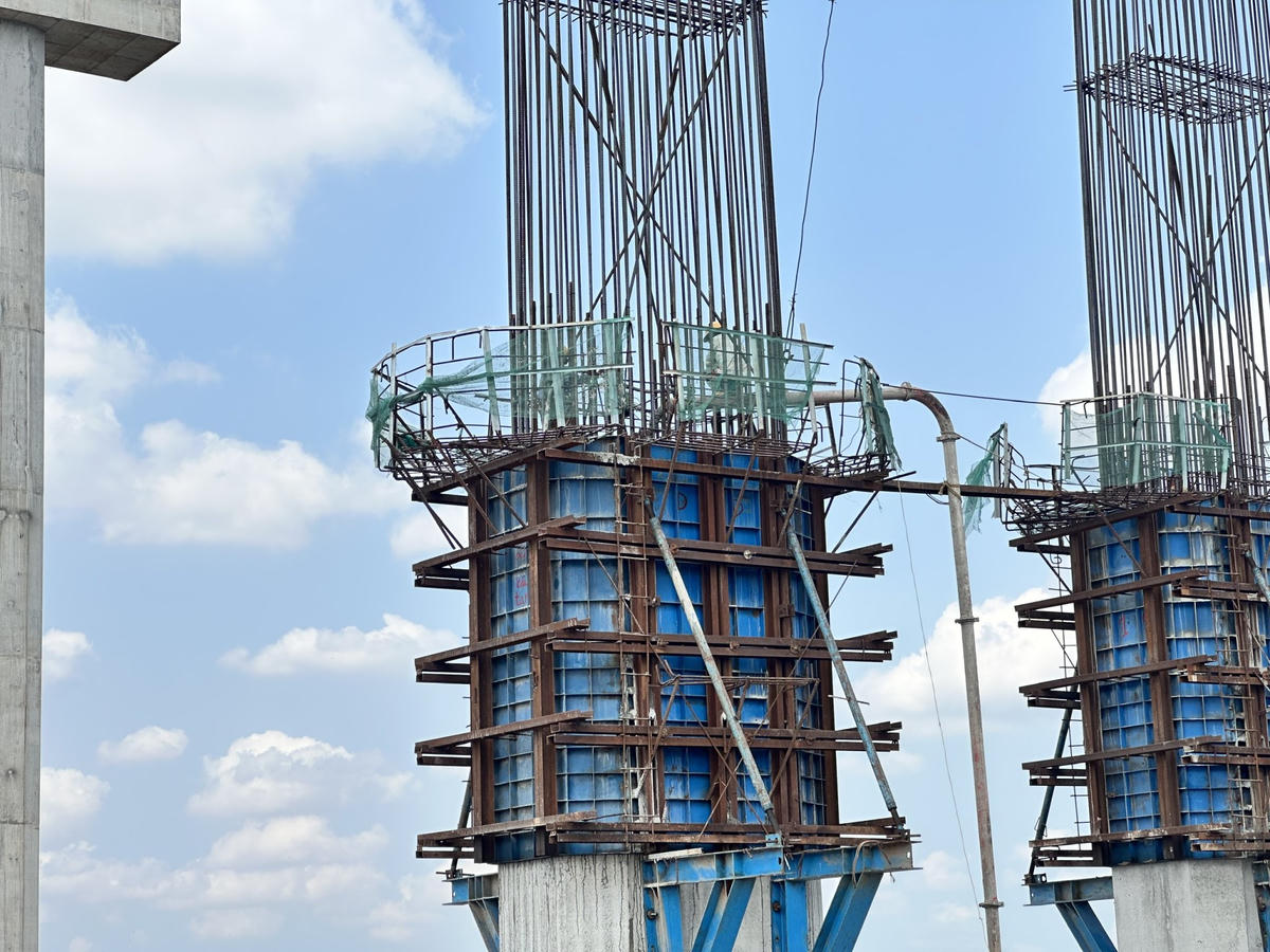 Tăng tốc thi công cầu Đại Ngãi phục vụ người dân dịp lễ